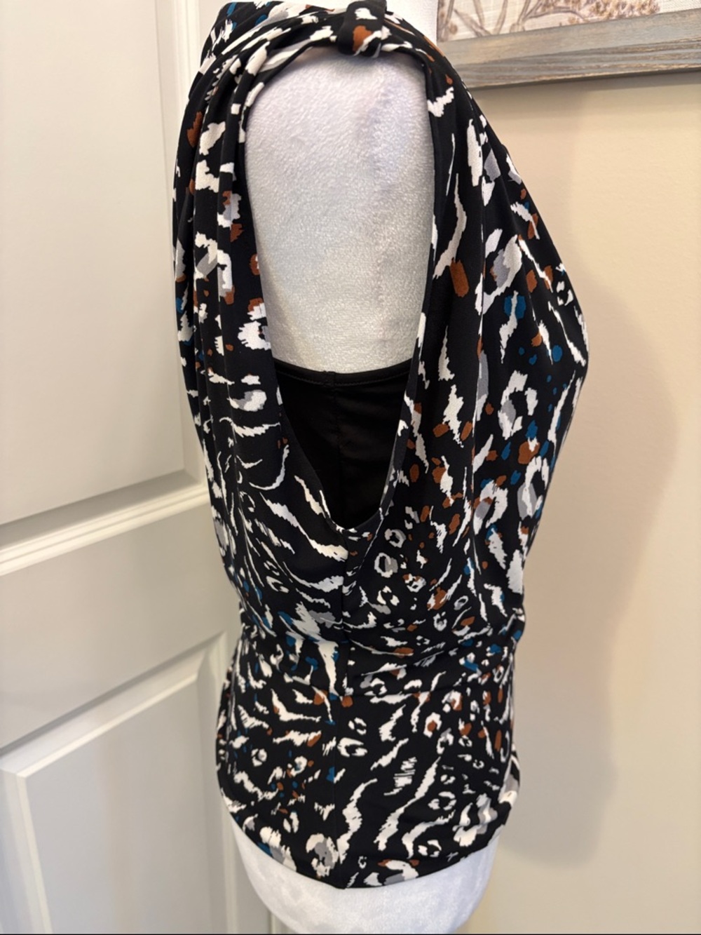 WHBM Sleeveless Blouse XS EUC - Picture 9 of 15